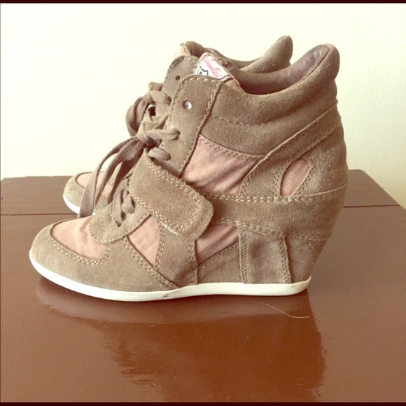 EUC Ash Wedge Sneakers