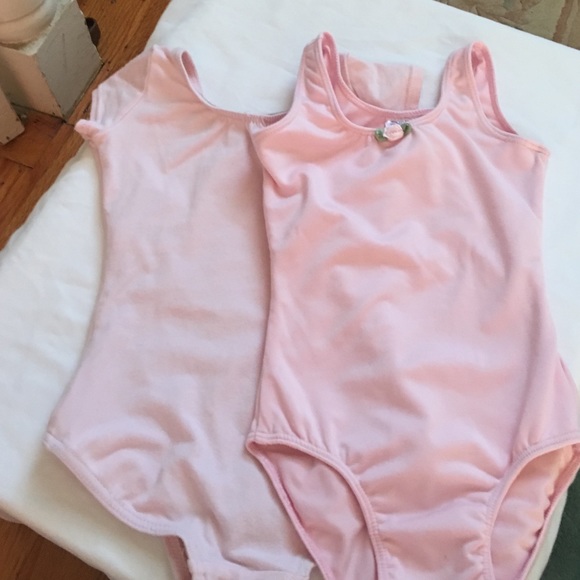 2 girls leotards
