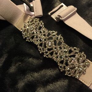 ⚡️🛍Flash Sale⚡️BCBG•Belt with Diamond Stones