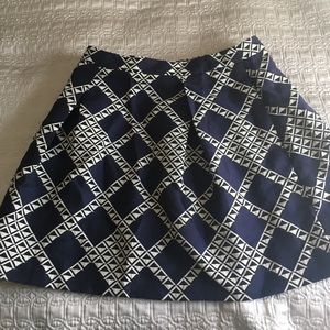 Trina Turk Size 12 Navy and Cream Skirt.