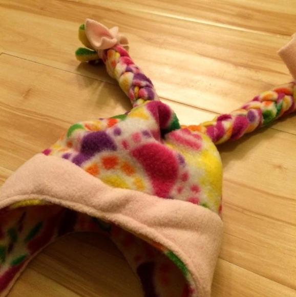 Multi-colored Ski or Snow Hat - Picture 3 of 3