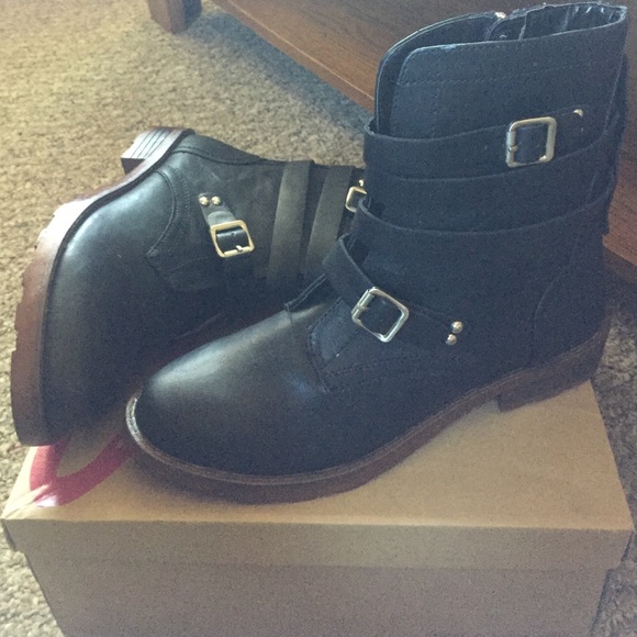 NEW black boots!