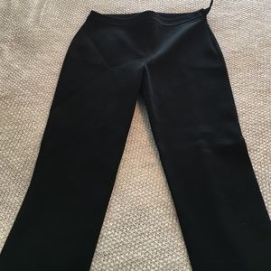 St. John Caviar Black Pants/leggings size 6.