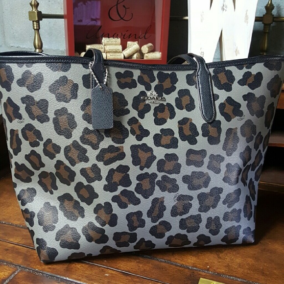 Authentic COACH Tote !