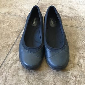 Women's casual flat shoes