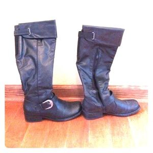 Like new Baretrap boots. Worn twice.