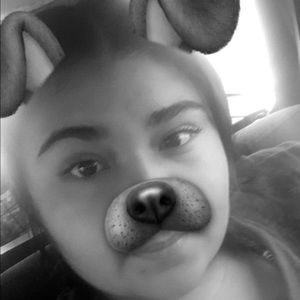 Meet your Posher, Yesenia