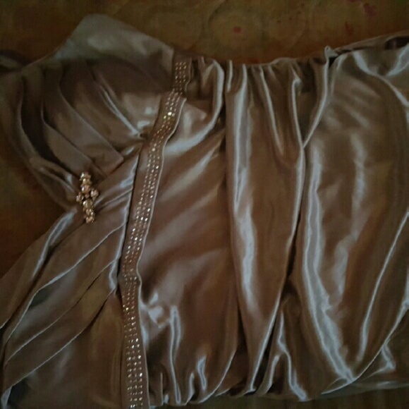 Sliver dress with shoes,gloves, and a purse