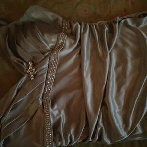 Sliver dress with shoes,gloves, and a purse