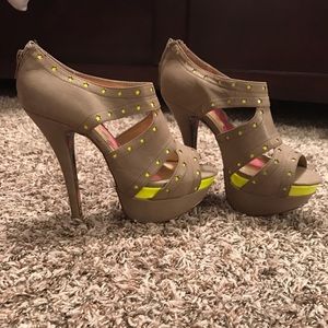 Betseyville brand new never nwot