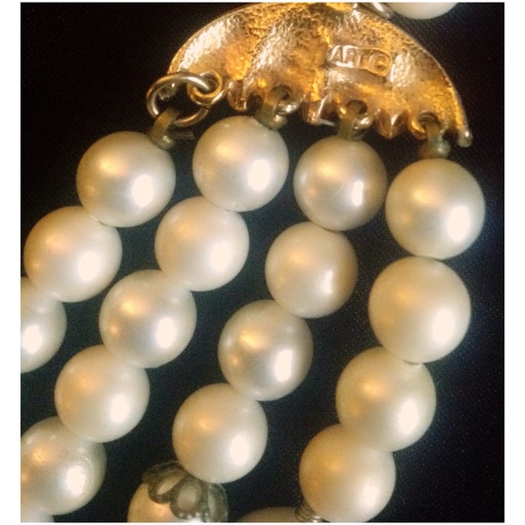 PEARL & AURORA BOREALIS Multi-Strain necklace - Picture 3 of 3