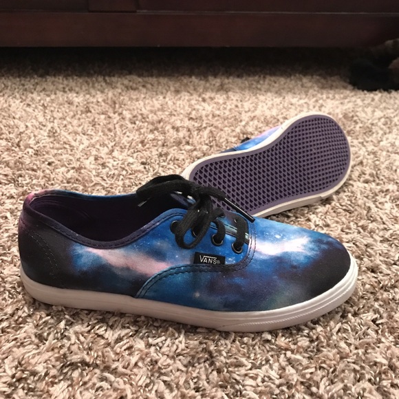 Galaxy vans nwot