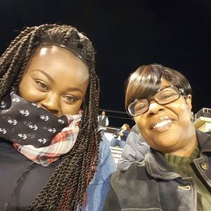 Meet your Posher, Alexis