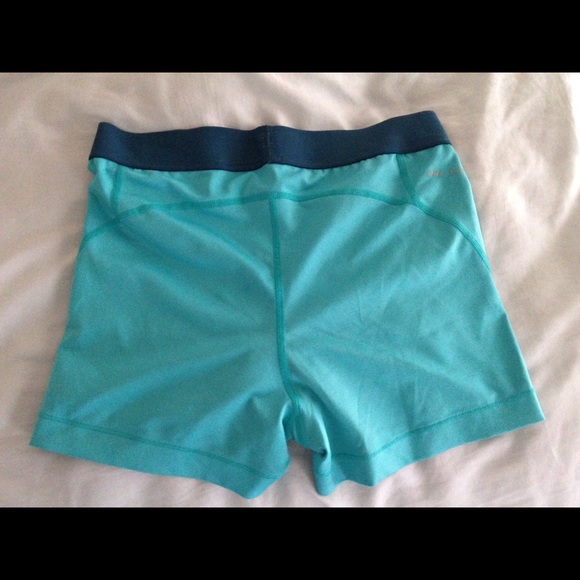 Nike Pro Spandex 3' inseam - Picture 2 of 2