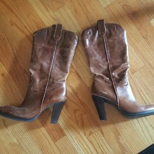 Womens MIA distressed leather boots!