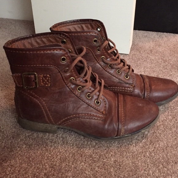Combat boots