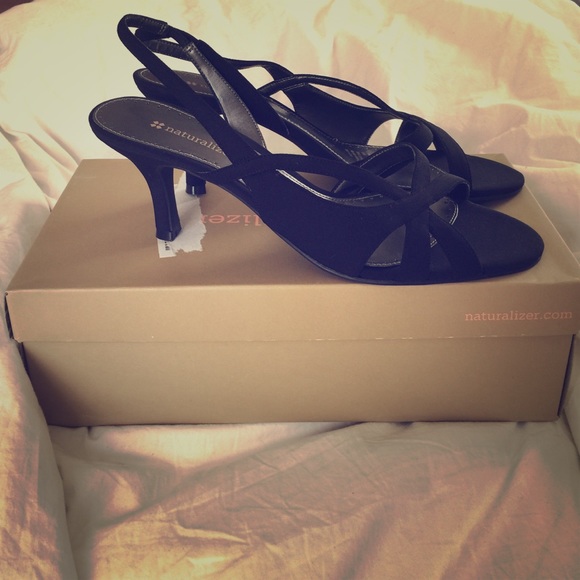 Naturalizer black strappy heels