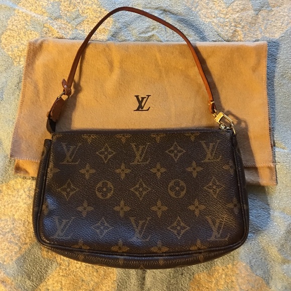 Louis Vuitton pochette
