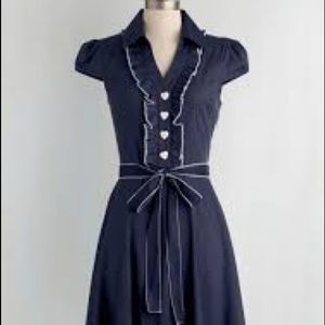 About the artist dress