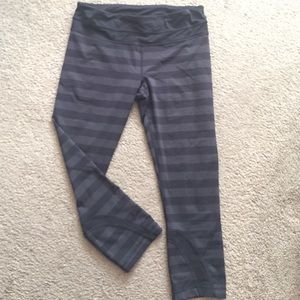 LULULEMON Crop Leggings ( RARE)