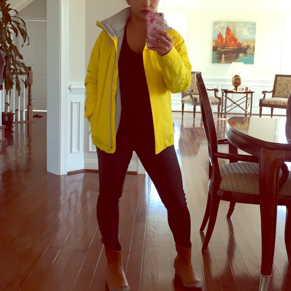 The North Face Jackets & Blazers - PRICE DROP THE NORTH FACE ALL WEATHER JACKET