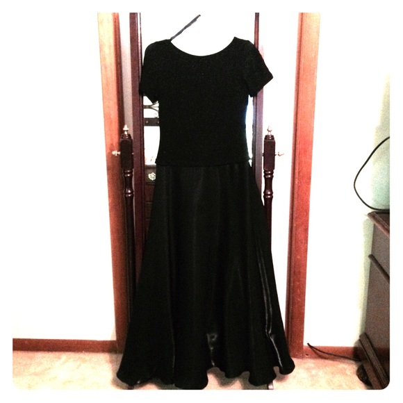 Super pretty sparkly black dress