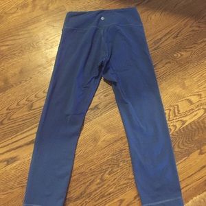 Lululemon capris size 4