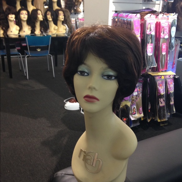 Handstich fullWig diff experience if u wear wigs