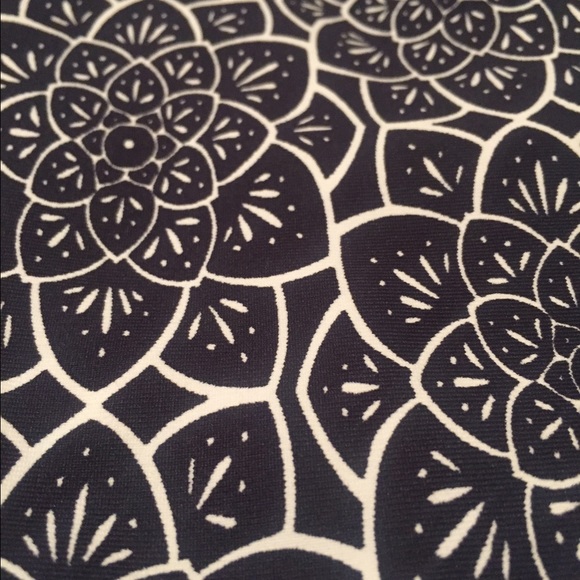 Liquido Pattern Legging Black Lotus MEDIUM