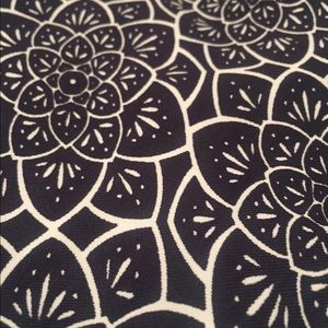 Liquido Pattern Legging Black Lotus MEDIUM