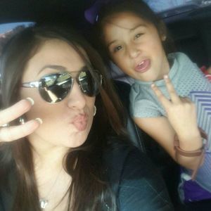 Meet your Posher, Yesenia