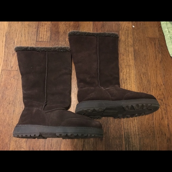 Brown fur boots
