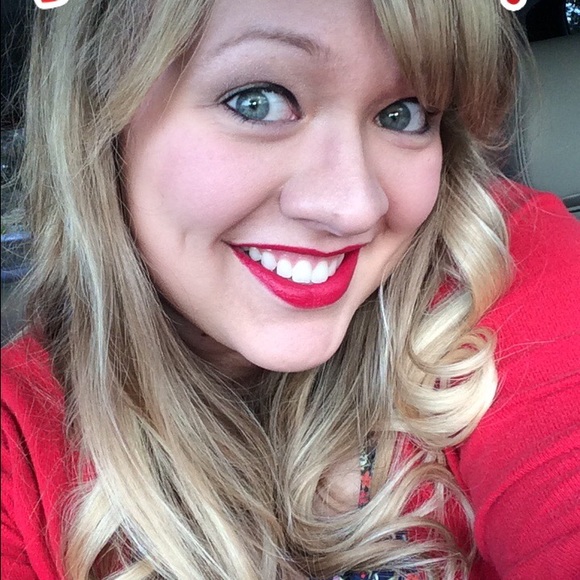 Meet your Posher, Ashley - Picture 3 of 3