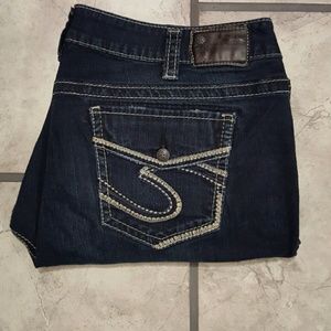 EUC SILVER Suki Slim Boot Jeans