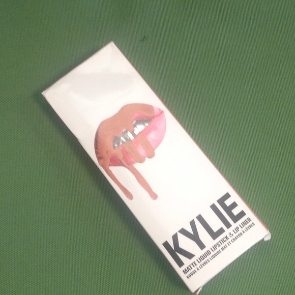 Kylie Cosmetics Other - Kylie lip kit in candy k