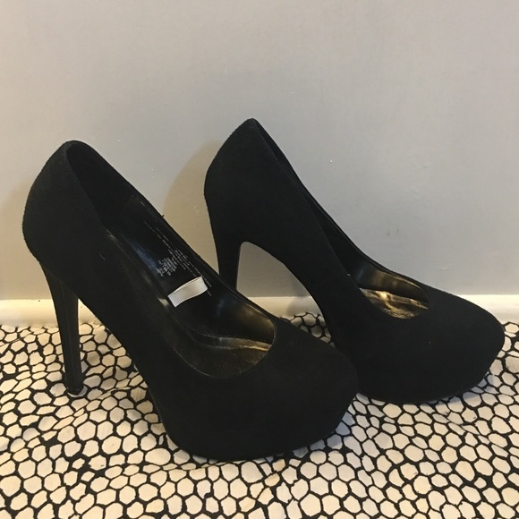 Xhilaration black suede heels