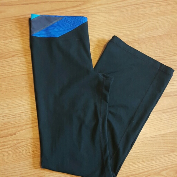 NWOT Under Armour semi fitted pants