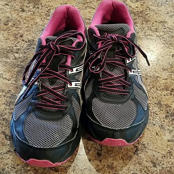 Women's ASICS shoes. Size 10