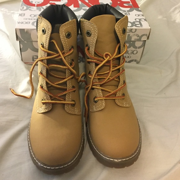 Bongo boots in size 9 . Great for fall and winter