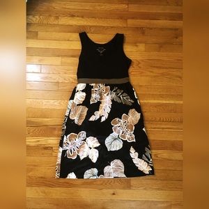 Sleeveless leaf print dress