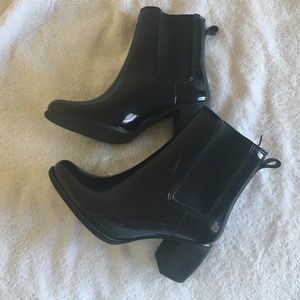 Chic rain boot