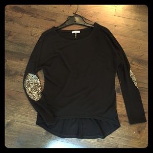 🎉HP!🎉black sweater top gold sequin elbow patches