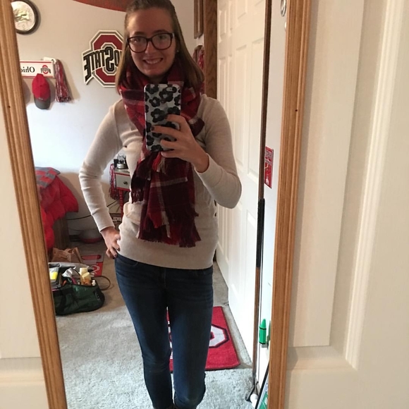 Meet your Posher, Lindsey - Picture 1 of 1