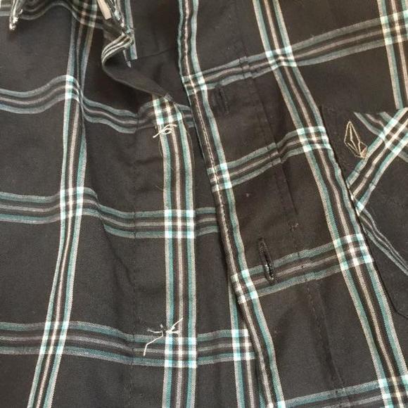 Volcom button down - Picture 4 of 4