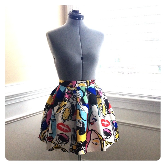 no brand Dresses & Skirts - Full Mini Skirt w/ Pop Art Print