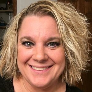 Meet your Posher, Lori.