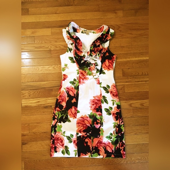 Floral print dress with ruffles