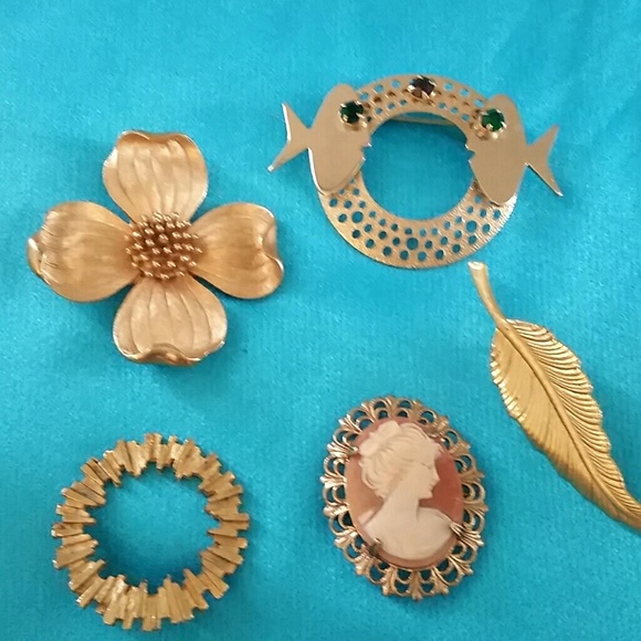 Set of Vintage Brooches & Pins