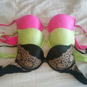 ***SOLD****VS Bombshell Bras