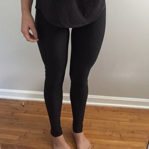 Black lululemon leggings